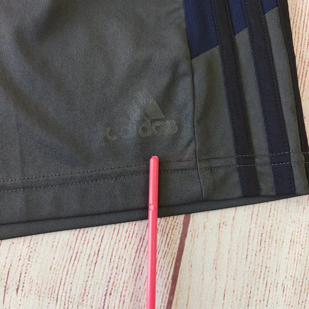 Adidas Aeroready triple stripe zip pocket athletic shorts sz S